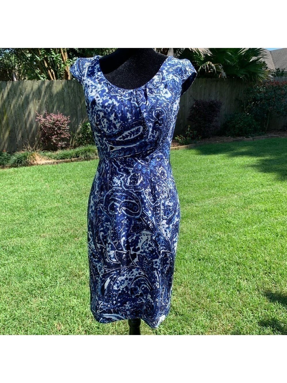 ADRIANNA PAPELL Blue Paisley print scoop neck cap sleeve cotton bodycon sheath
